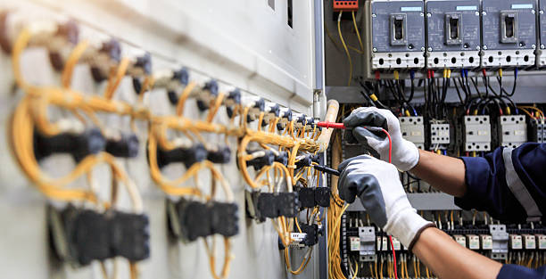 Professional Electrician technician working in Choctaw, OK